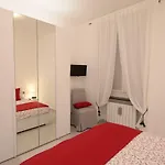 A Due Passi Dalla Lanterna * Генуя