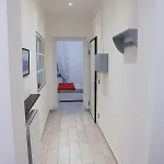 A Due Passi Dalla Lanterna Апартаменты *