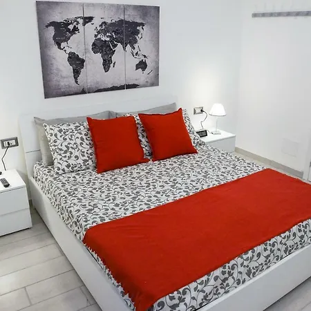 A Due Passi Dalla Lanterna Apartment